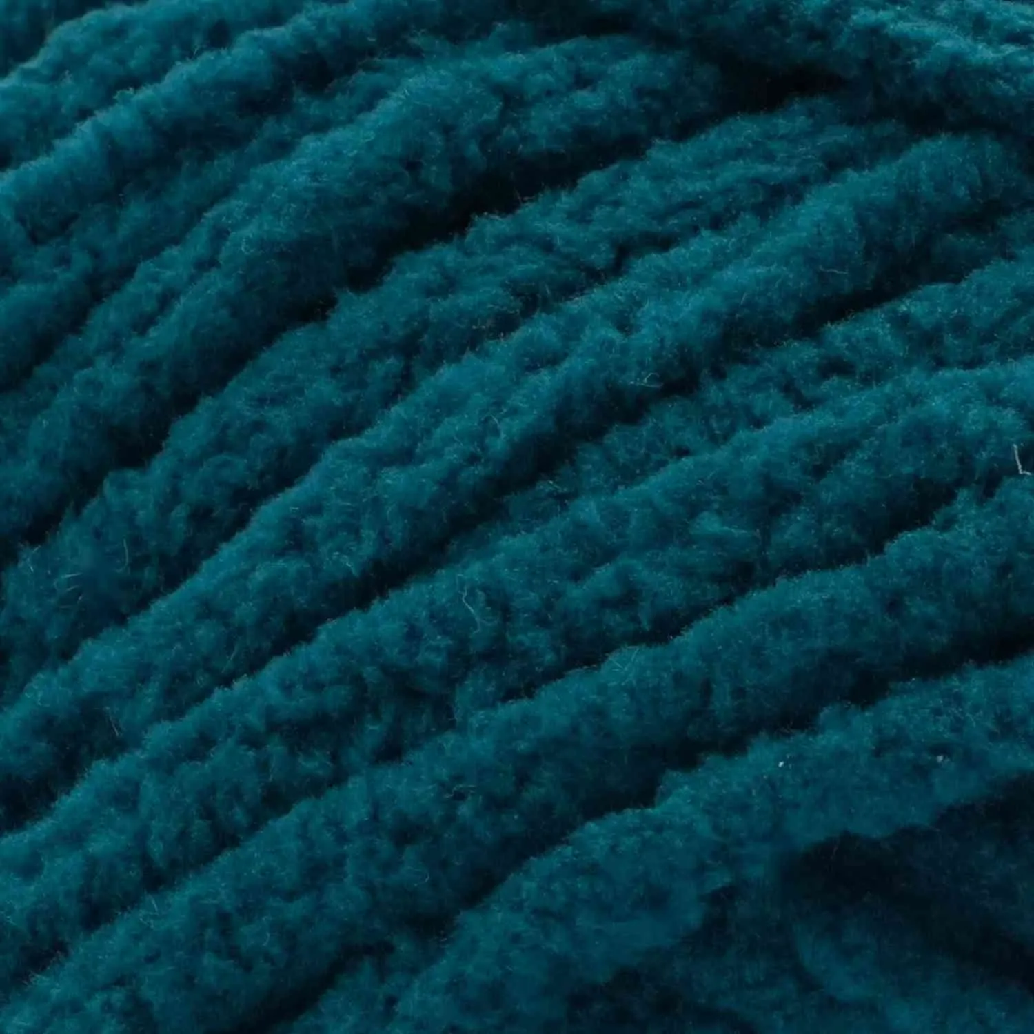 Super Bulky Chenille Yarn #6, 100g Velvet Soft No-Fray Yarn for Crocheting, 50+ Colors - Image 4